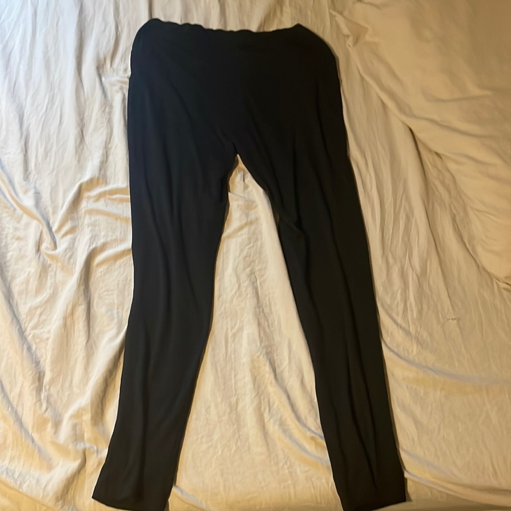 Black leggings